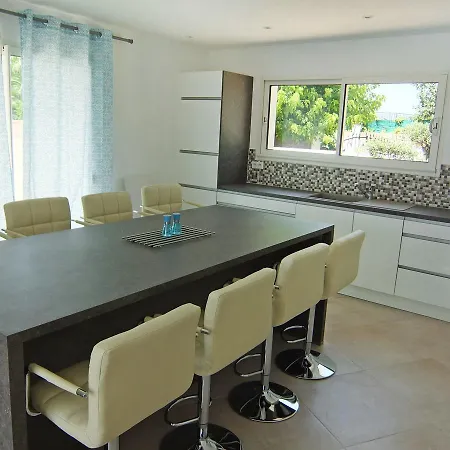 Villa La Roseliere * آجد