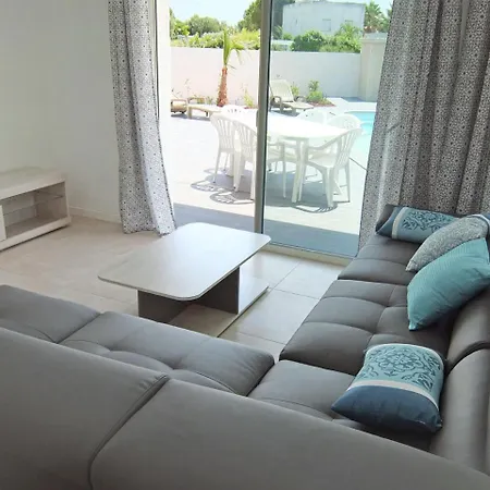 Villa La Roseliere آجد