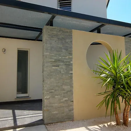Villa La Roseliere فيلة *
